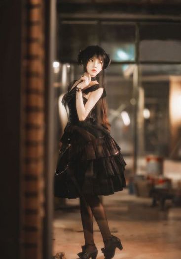 歐美攝影師服裝新款_HDHD在線觀看