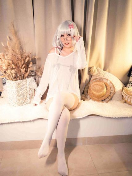 歐美頭像原宿風(fēng)復(fù)古女_1080免費(fèi)觀看視頻