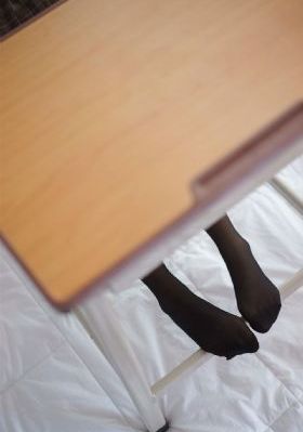 歐美t恤裙搭配靴子_國產劇HD高清在線觀看